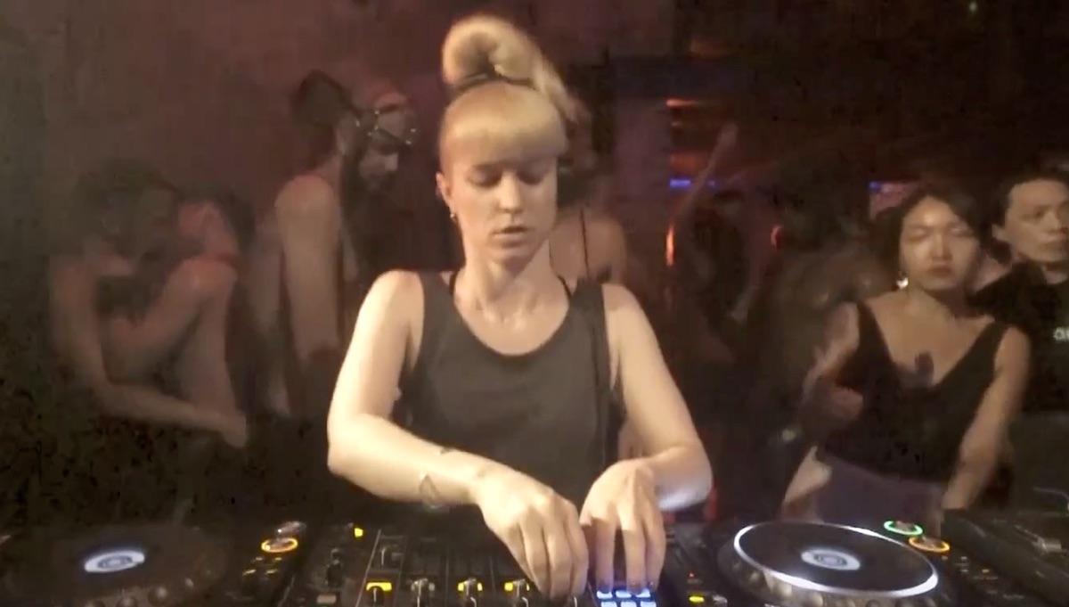1200px x 681px - Go Inside One Of Berlin's Best Body-Positive Techno Parties With This Video  From Pornceptual | Telekom Electronic Beats